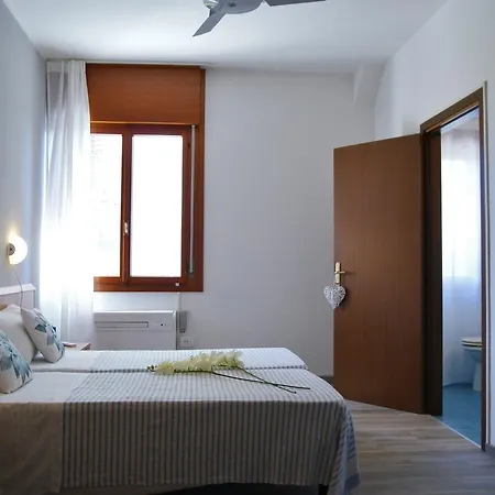 Diplomatic-residence Fronte Mare-piazza Torino-lido Di Appartamento *